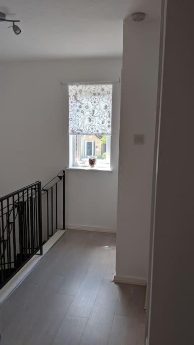 Private 2 Bed Flat Close To Excel & City Airport 런던 외부 사진