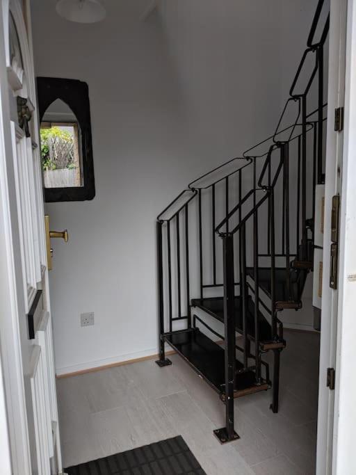 Private 2 Bed Flat Close To Excel & City Airport 런던 외부 사진